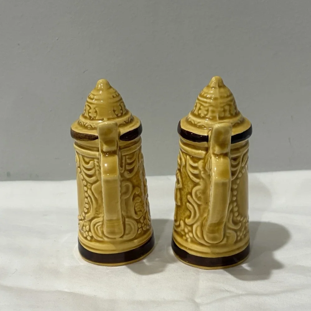 Vintage salt and pepper shakers Beer Steins 4
